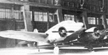 Vu dans le grand hangar à dirigeables de Cuers dans la période 1946-1948, le 43-7302, seul Cessna affecté en France métropolitaine, et devenu 3.S-20. Noter la livrée bicolore de l'avion. (©ECPA)