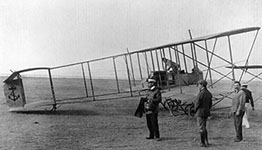 Le Farman type 1912, premier avion à porter l'ancre de Marine. (©Marine Nationale)