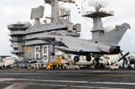Touch and go sur l'USS Dwight D. Eisenhower du Rafale M F3 n°19 de la 12.F. (©United States Navy)