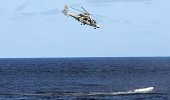Interception de pirates par l'hélicoptère Panther. (©Marine Nationale)