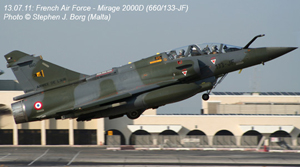 Le Mirage 2000D (660/113-JF) décolle de Malte. (©Stephen J. Borg)