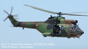 Atterrissage à l'Aéroport International de Malte d'un SA.330 Puma (1617/DBM) en provenance du BPC Mistral. (©Stephen J. Borg)